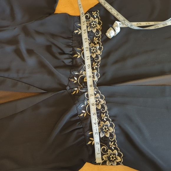 Beautiful vintage lingerie robe - Picture 5 of 8